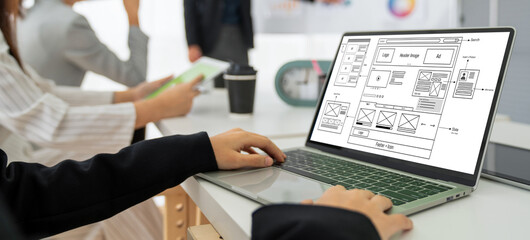 Website design software provide modish template for online retail business and e-commerce