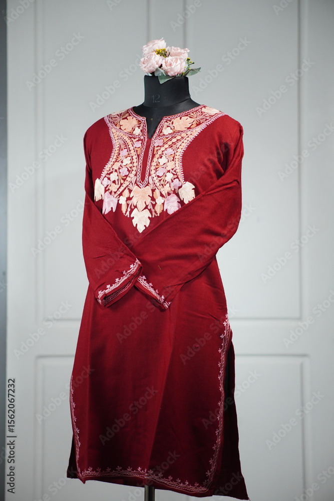 Display of kashmiri pheran, traditional d…