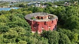 Fort 31 "Św. Benedykt" to zabytkowy fort wieżowy wchodzący w skład Twierdzy Kraków, zlokalizowany na Wzgórzu Lasoty w Podgórzu. Kraków, Polska, Europa