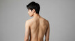 © Blue Studio - 若いアジア人男性・上半身裸の背中