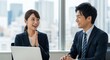 © Stingray_Japan - 同僚に賞賛の拍手を送る日本人女性社員