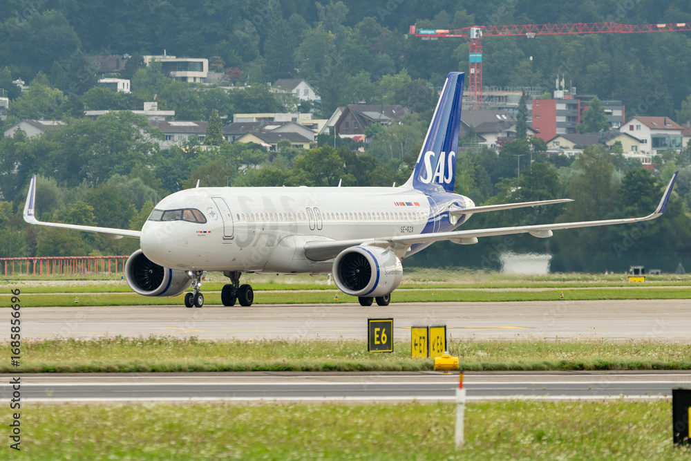 SE-RZX SAS Airbus A320-251N jet in Zurich in Switzerland 5.8.2025 Stock ...