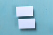 © rai - 水色背景に白いカード