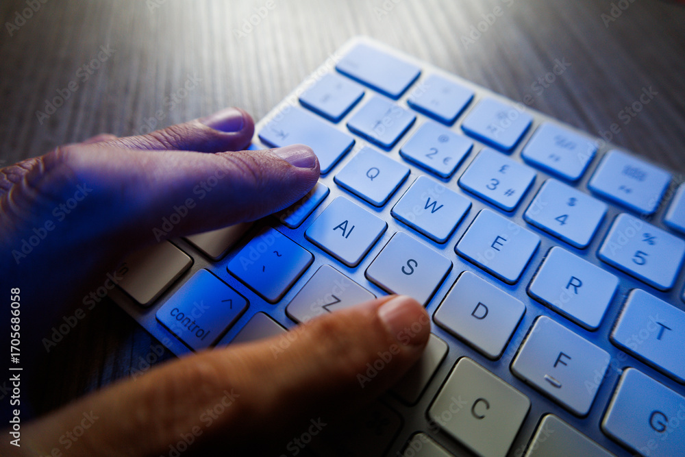 Computer Keyboard Tech Foto de Stock Modern computer keyboard featuring a dedicated AI button ...