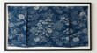 © David - Tela azul profundo muestra flores delicadas dise�o textil elegante iluminaci�n suave. AI Generated