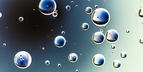 Canvas Print - Transcendent Inks: A Mesmerizing Dive into the World of Liquid Art