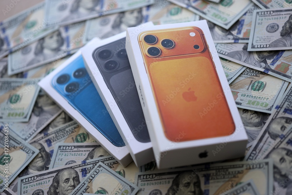 Photo Stock KYIV, UKRAINE - SEPTEMBER 21, 2025 Apple iPhone 17 Pro Max