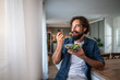© Migma_Agency - Man enjoying healthy salad lunch at home