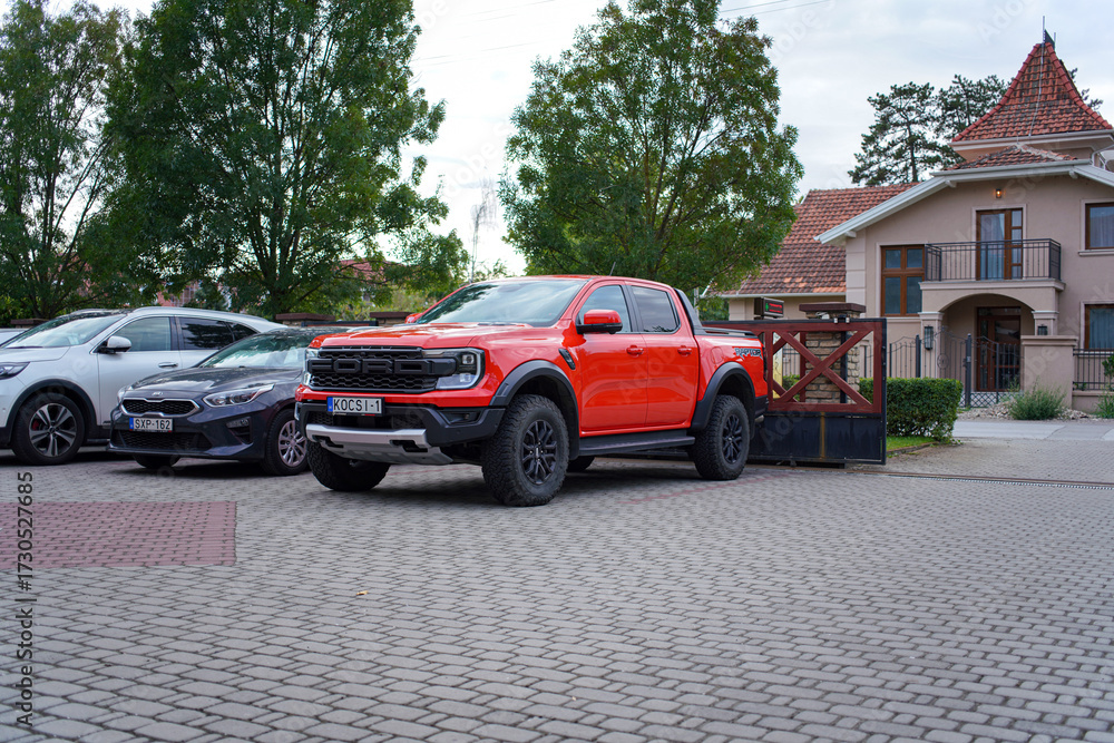 Foto de Stock Aggressive new generation Ford Ranger Raptor performance ...