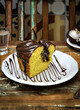 © Jr Studio Foto - Bolo de cenoura com calda de chocolate