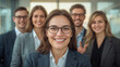 © jesus - Retrato de Grupo de Jóvenes Profesionales Seguros y Unidos Mirando Directamente a Cámara, Representando Liderazgo, Talento y la Fuerza del Trabajo en Equipo en el Ámbito Empresarial.