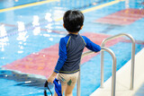 スイミング教室に通う5歳の男の子