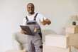 © anatoliycherkas - Mover man smiling giving thumbs up sign