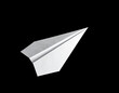 © theshooter - Avión de papel blanco aislado sobre fondo negro concepto de viaje, imaginación creatividad. para campañas de comunicación, viajes educación nuevas metas. o emprendimiento creativo