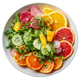 Kolorowa sałatka z pomarańczą, grejpfrutem i zielonymi liśćmi

