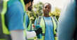 © peopleimages.com - Volunteer, discussion or people in park with trash bag, group or instruction in litter campaign. Environment, coordination or NGO outdoor with collaboration, guidance or cleanup for earth day project
