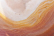 © jiriviehmann - Abstrakte Textur der Erosionsschichten eines australischen Felsens