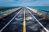 Seven Mile Bridge, partie pédestre, avec les sigles de vélo au premier plan, The Keys, Floride
