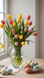 © Mimi  - Minimalistische Osterdekoration mit pastellfarbenen Eiern und Tulpen bei natürlichem Frühlingslicht, vertikales Social Media Format