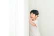 © buritora - A boy running around his home (childcare, parenting, energy)