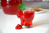 Zdrowy napój z czerwonych owoców, sok z czerwonych porzeczek, napój z czerwonych porzeczek, red fruit drink, redcurrant compote