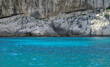 © William Vallée - Les eaux turquoise rencontrent des falaises rocheuses, les calanques de Cassis, Var, Provence,  France