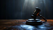 © 秀晃 岡庭 - 裁判官の木槌　司法と法律のコンセプト