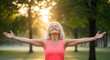 © youns - Asia personas adultas de mediana edad conscientes feliz anciana brazo abierto yoga calma profunda alivio del estrés naturaleza al aire libre parque público luz del sol amor propio relajarse anciano en