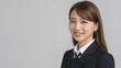 © kazu - 爽やかな女性のポートレート写真