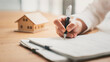 © sebra - Real estate buying and selling concept