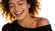 © 斯 李 - Woman with curly hair smiling