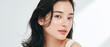 © SHIHO - 美容, 女性, スキンケア, 化粧品, ビューティー, 若い女性, 美肌, 日本人, アジア人, フェイシャル, メイク, 美容液, 保湿, クリーム, エイジングケア, 美容医療, エステ, 美容クリニック, 肌ケア, ナチュラルメイク, 透明感, ツヤ肌, モデル, 笑顔, ポートレート, クローズアップ, リラックス, 癒し, 健康的, 美白, コラーゲン, ヒアルロン酸, アンチエイジング