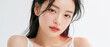 © SHIHO - 美容, 女性, スキンケア, 化粧品, ビューティー, 若い女性, 美肌, 日本人, アジア人, フェイシャル, メイク, 美容液, 保湿, クリーム, エイジングケア, 美容医療, エステ, 美容クリニック, 肌ケア, ナチュラルメイク, 透明感, ツヤ肌, モデル, 笑顔, ポートレート, クローズアップ, リラックス, 癒し, 健康的, 美白, コラーゲン, ヒアルロン酸, アンチエイジング