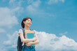 © KRN - 青空と大学生