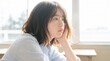 © riddler - 美しい日本女性のクローズアップポートレート - 穏やかな表情と自然光
