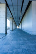 © Photographer　NAO - 遠近感が際立つ近代建築の回廊Modern Architectural Corridor with Strong Perspective