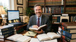 © Maxime - Avocat souriant travaillant dans un bureau de droit avec des livres juridiques