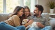 © Leonardo - Una familia feliz relajándose junto a su perro en el sofá de un hogar acogedor