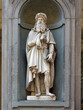 © Trilly - The statue of Leonardo Da Vinci outside the Uffizi colonnade in Florence. Sculpted by Luigi Pampaloni, 1842