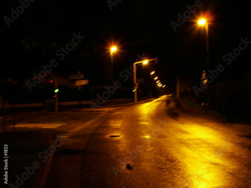 rue deserte de nuit