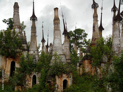temple abandonné en birmanie