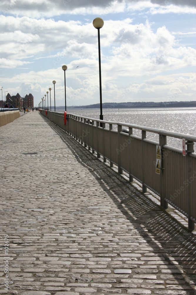 Obraz premium river mersey walk