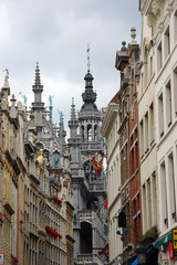 Handdoek met foto Brussel Karakteristieke kerk met spitse toren  © Patrick Hermans