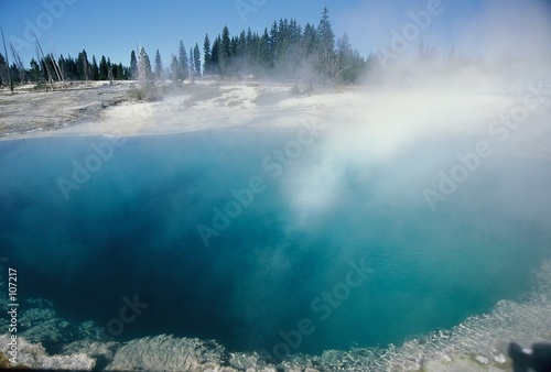 yellowstone geothermal pool