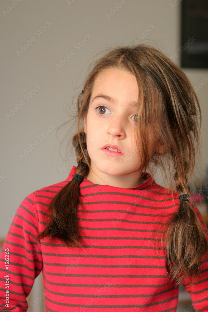 regard inquiet regard inquiet