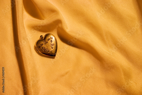gold heart1