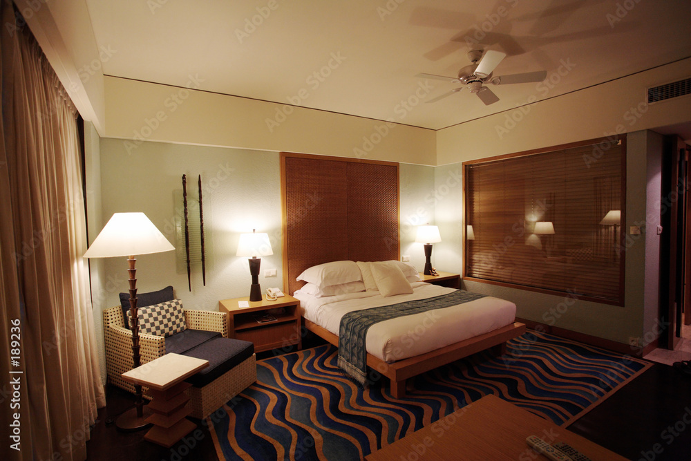 Fotografie five stars hotel bedroom