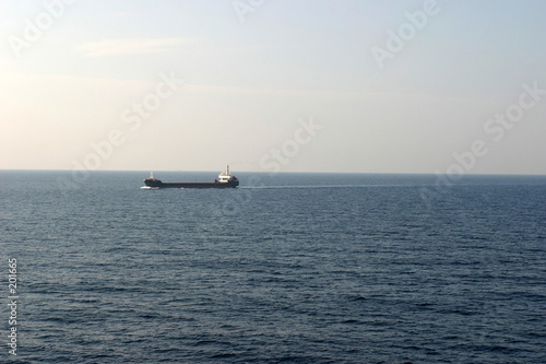 Fotografie oil tanker on sea