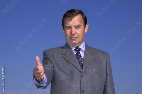 Fotografía businessman ready for handshaking