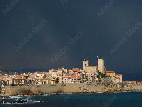 antibes entre averse et soleil